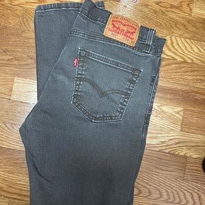 Olive Levi’s 511